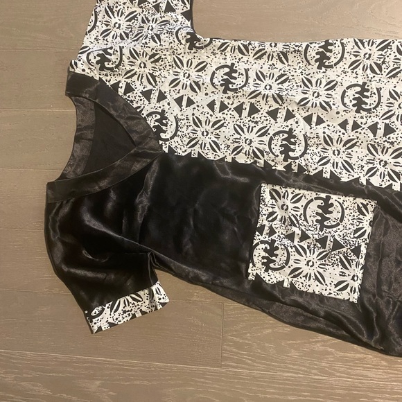 Brand new black and white African print dress perfect for your vacation or event - Picture 3 of 7